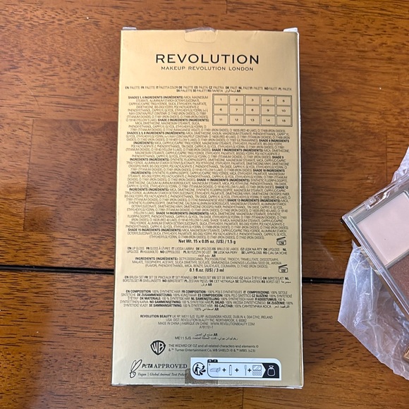 The Wizard of Oz Gift Set. Revolution x The Wizard of Oz Eyeshadow Palette. - Picture 7 of 10